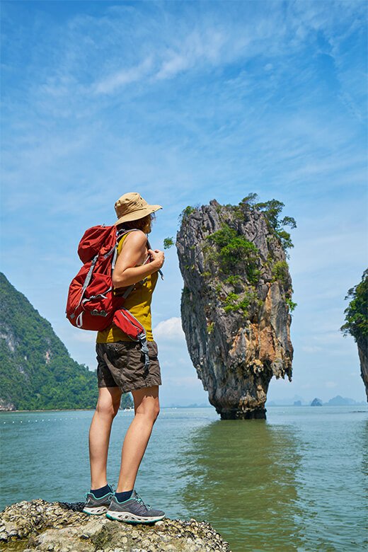 Adventure traveler